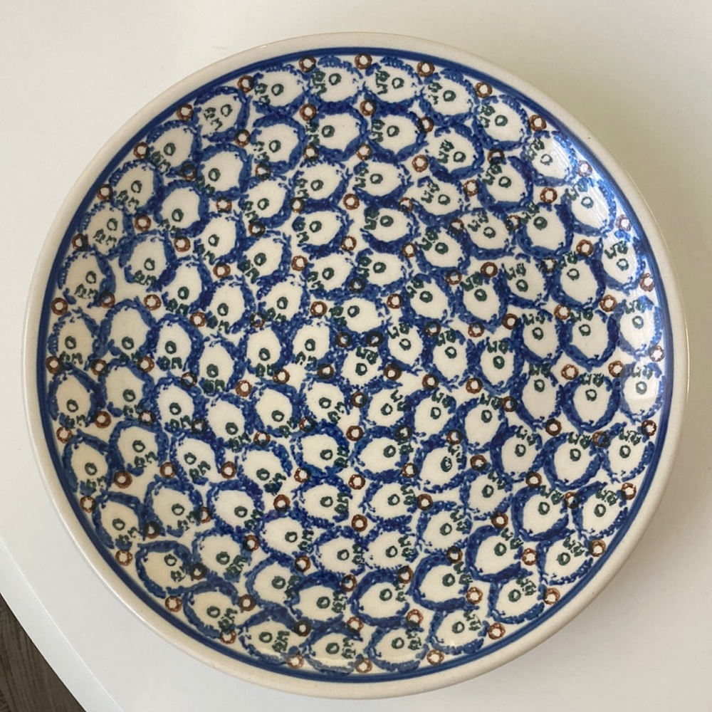Beautiful Vintage polish pottery round plate